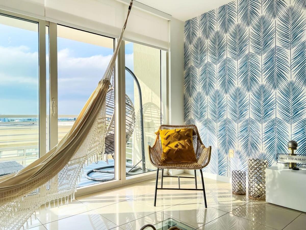 Palm Place Heart Of Miami With Parking Pool And Gym Εξωτερικό φωτογραφία