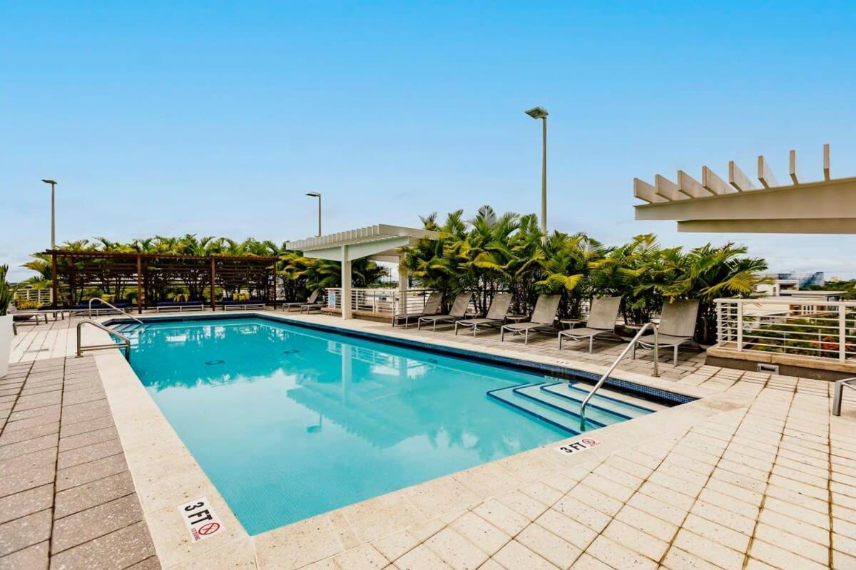 Palm Place Heart Of Miami With Parking Pool And Gym Εξωτερικό φωτογραφία