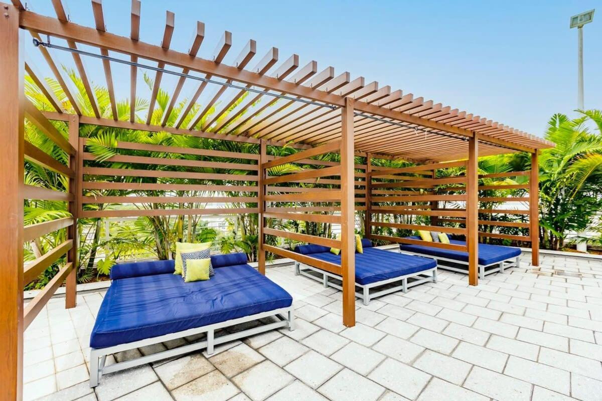 Palm Place Heart Of Miami With Parking Pool And Gym Εξωτερικό φωτογραφία